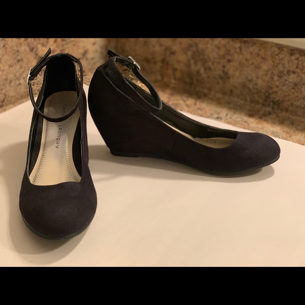 Chinese Laundry Wedges